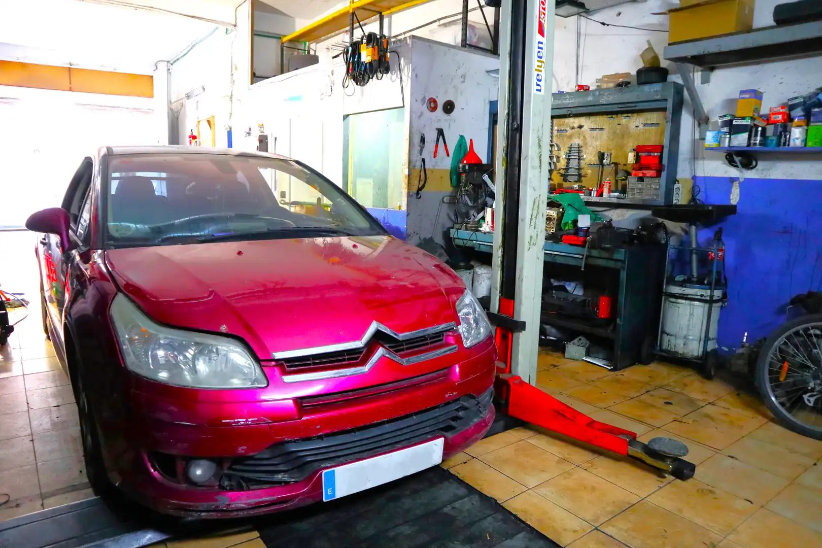 Parkplatz von Geschaftsraum zur Miete in Madrid mit Möbliert