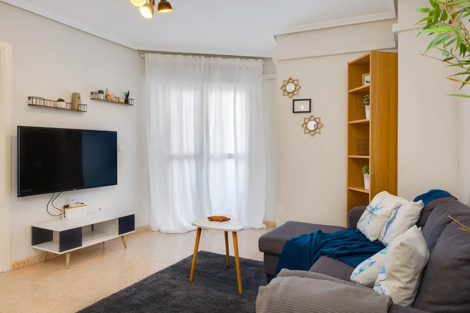 Sala d'estar de Apartament en venda en Torrevieja amb Aire condicionat, Terrassa i Moblat