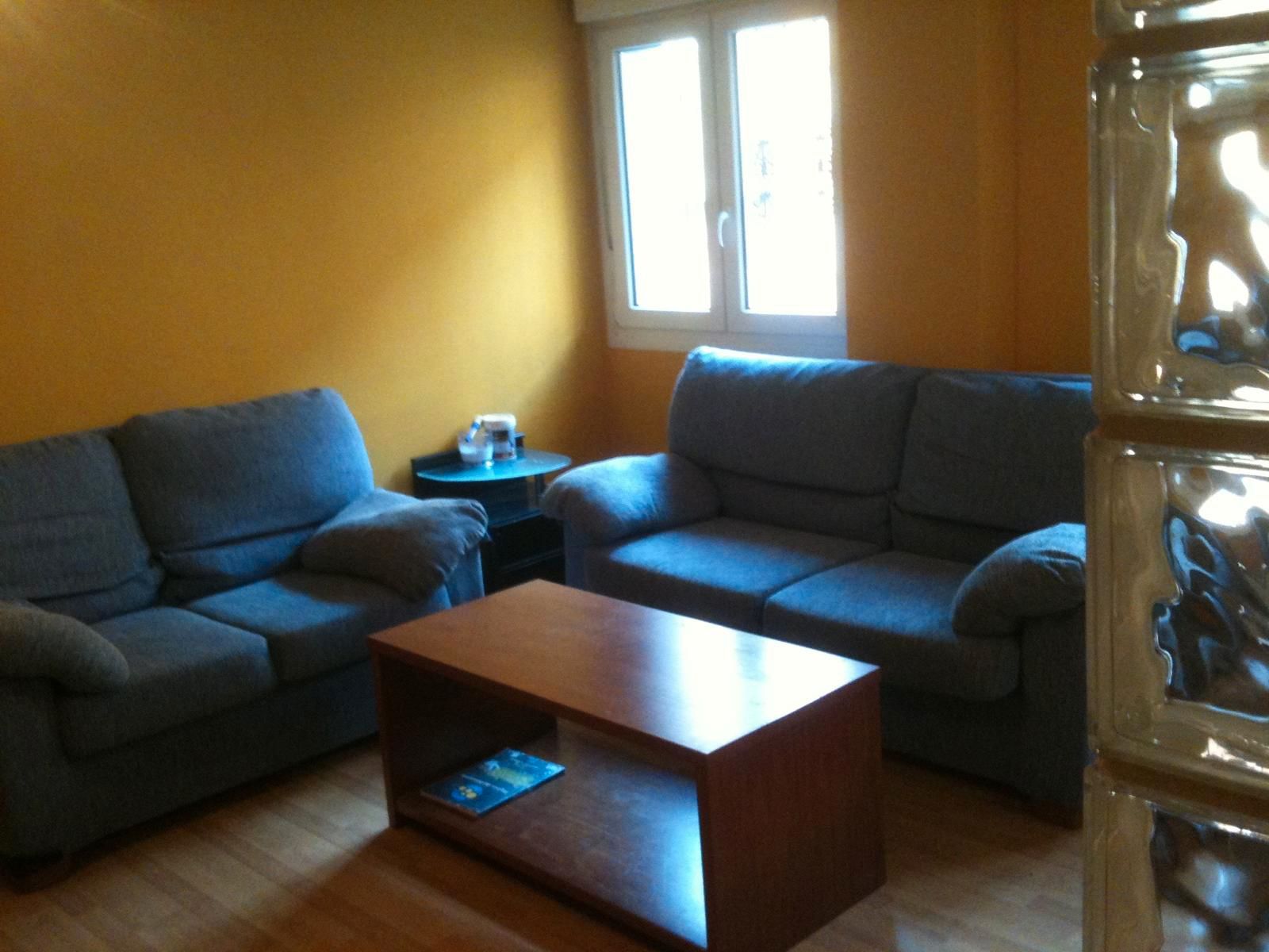 Sala d'estar de Pis en venda en Avilés amb Calefacció i Moblat