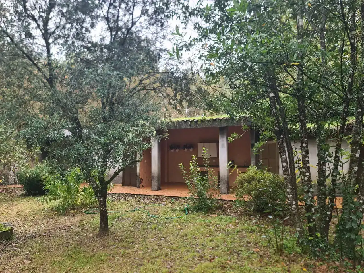 Vista exterior de Casa o xalet en venda en Mondariz amb Piscina