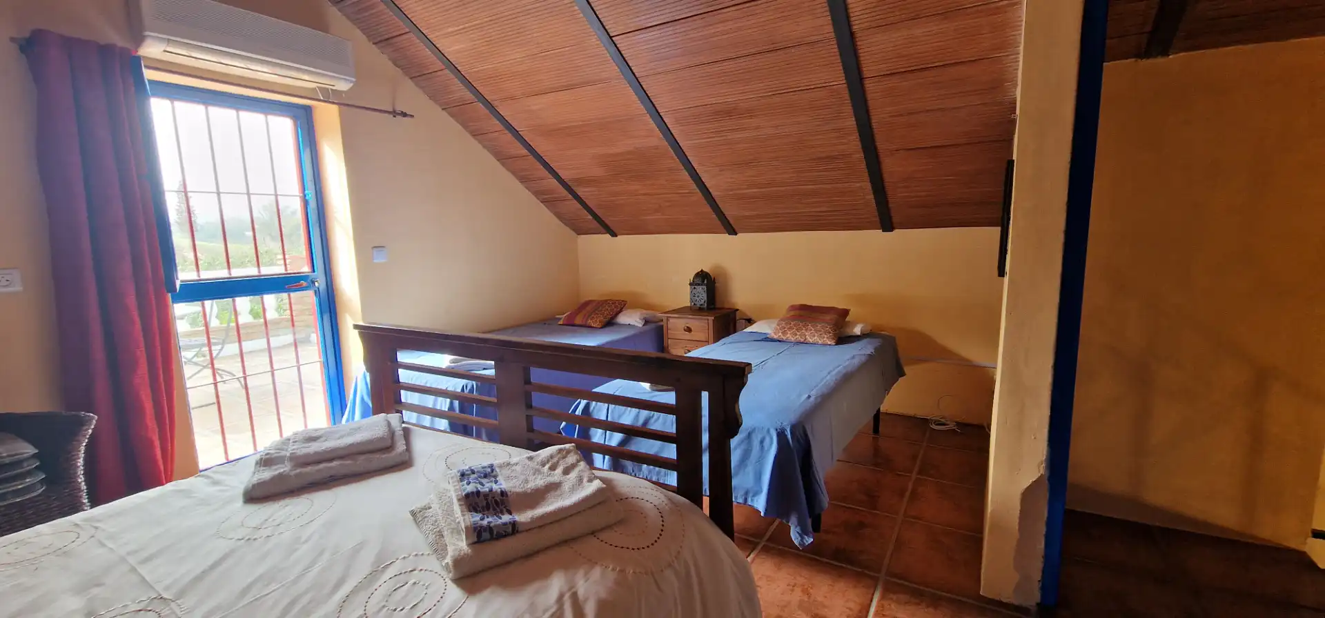 Habitación de Finca rústica en venta en Alhaurín El Grande con Aire acondicionado, Calefacción y Jardín privado