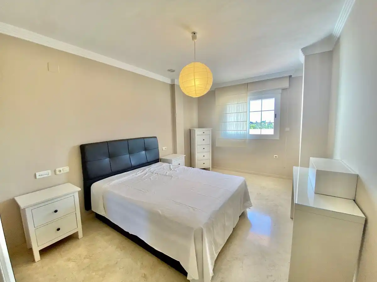 Dormitori de Àtic de lloguer amb opció a compra en Marbella amb Aire condicionat, Terrassa i Moblat