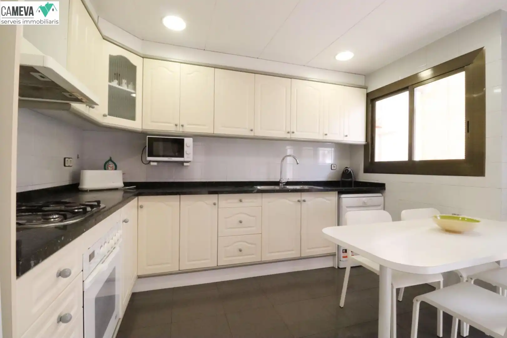 Cocina de Casa adosada en venta en Barberà del Vallès con Aire acondicionado, Calefacción y Terraza