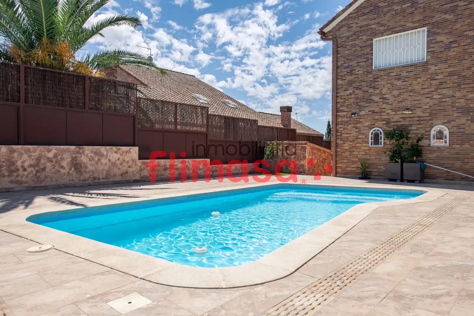Swimming pool of Houses for sale in Villaviciosa de Odón  with Air Conditioner, Heating and Private garden