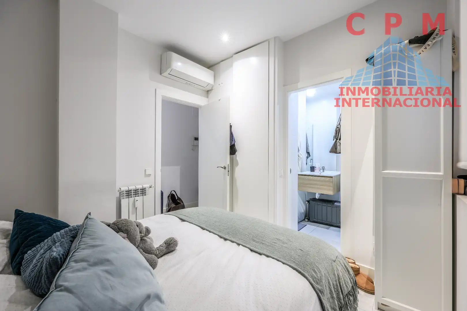Bedroom of Flat for rent in Madrid  with Air Conditioner, Heating and Parquet flooring