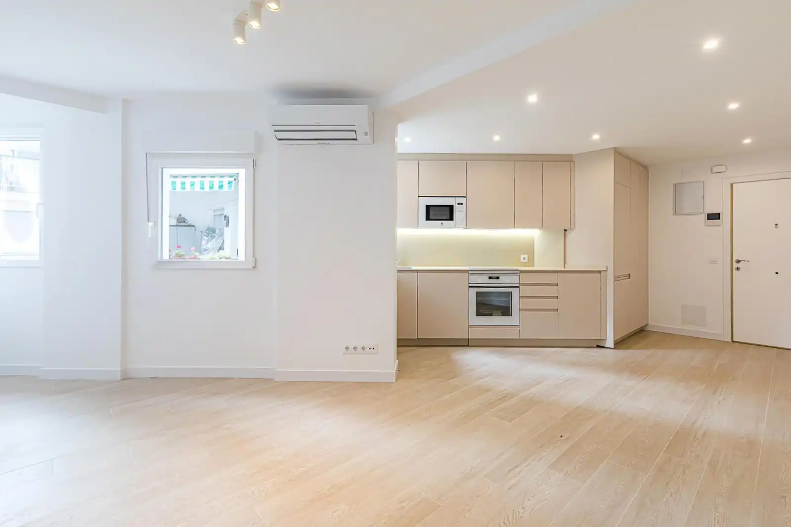 Kitchen of Flat for rent in Madrid  with Air Conditioner