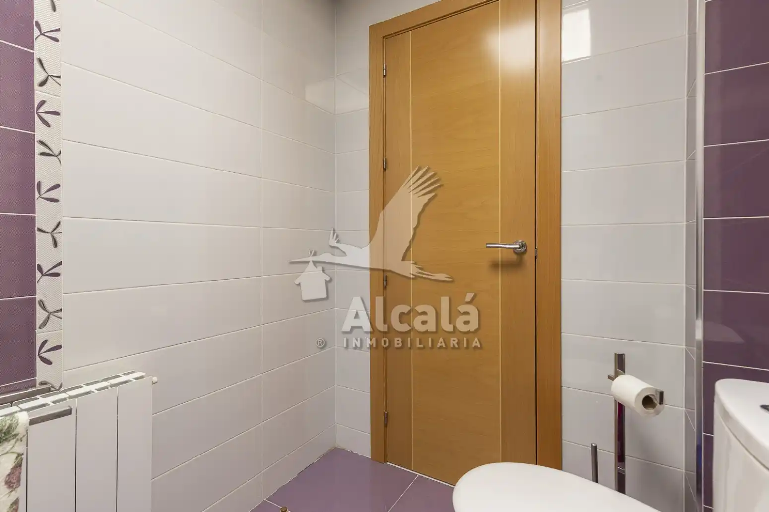 Baño de Piso en venta en Coslada con Aire acondicionado, Calefacción y Jardín privado