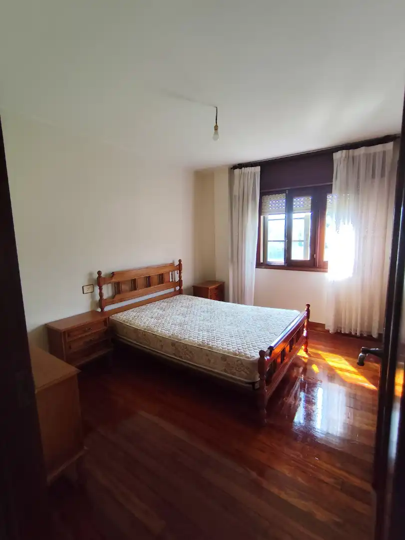 Dormitori de Casa o xalet de lloguer en Palas de Rei amb Calefacció, Moblat i Forn