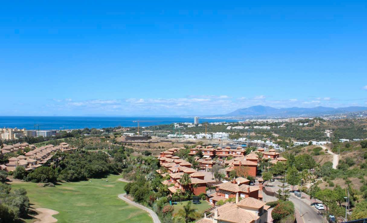 Single-family semi-detached to rent in Bahía de Marbella