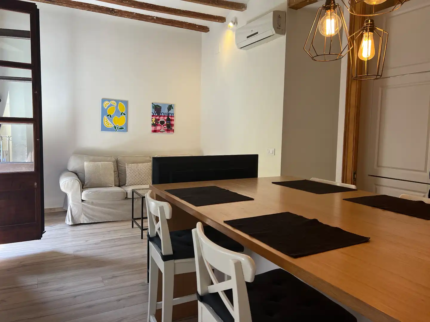 Comedor de Piso en venta en Barcelona con Aire acondicionado, Calefacción y Amueblado