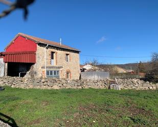 Vista exterior de Casa o xalet en venda en Valdeolea