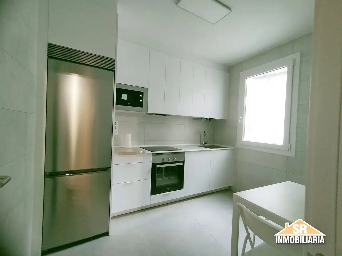Cocina de Piso de alquiler en A Coruña Capital  con Calefacción, Amueblado y Horno