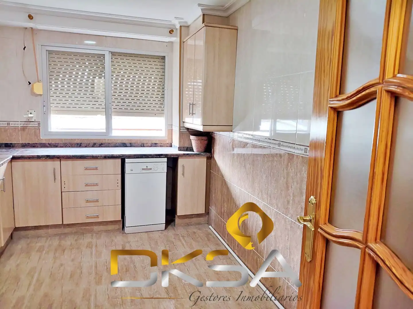 Kitchen of Flat for sale in Madrigal 