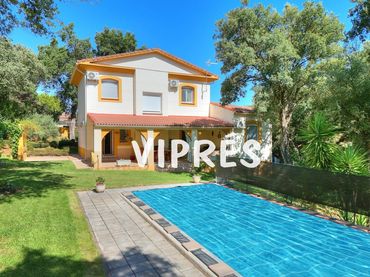 Xalet amb piscina en venda a Ceres Golf