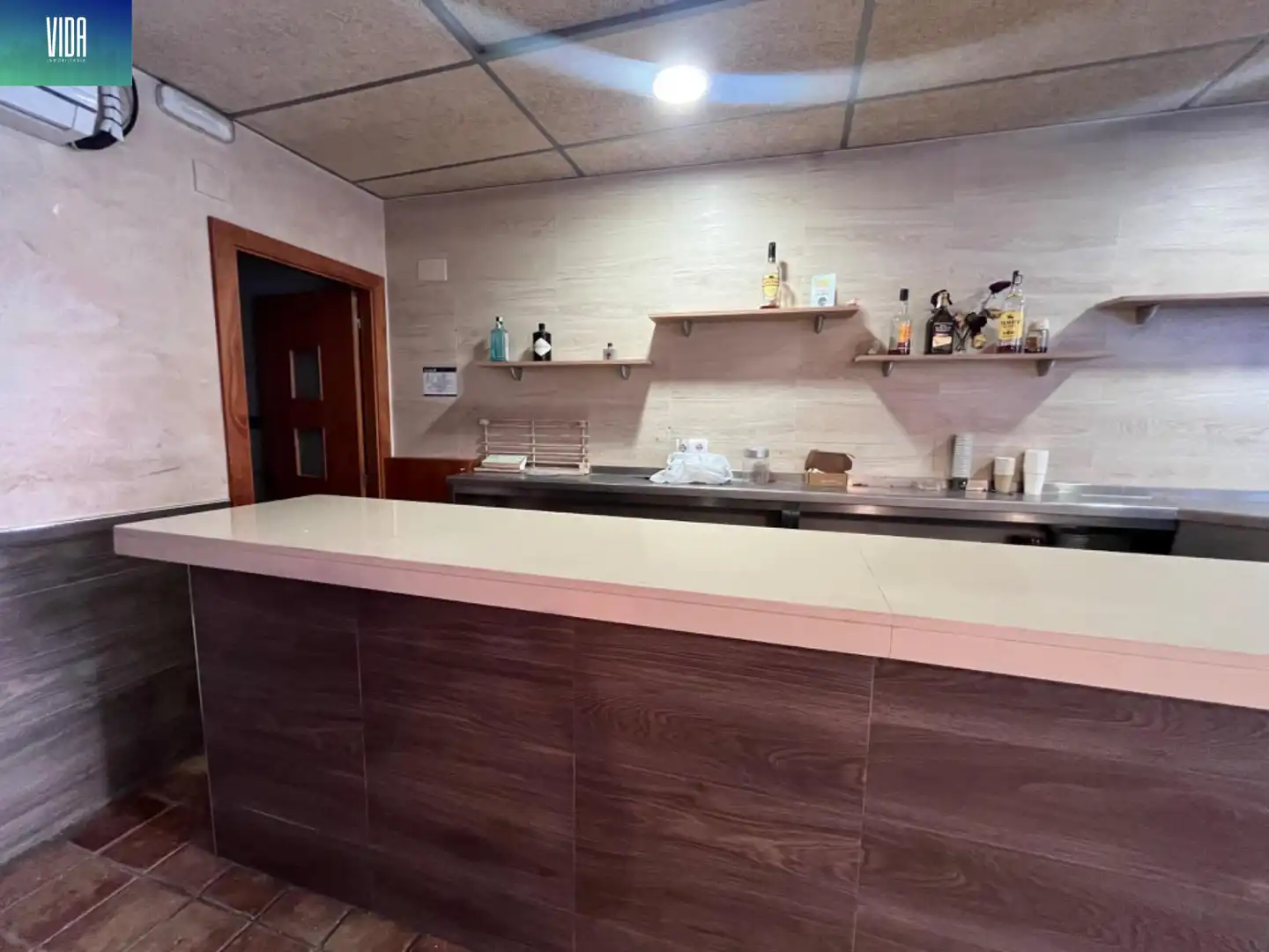 Local comercial en venda a Carrer SANT CRISTOFOL 12, imagen 5