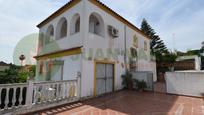 Vista exterior de Casa o xalet en venda en Montequinto amb Aire condicionat, Calefacció i Jardí privat