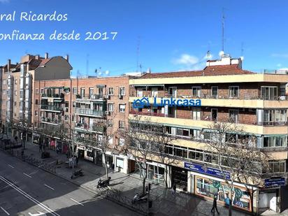 Vista exterior de Pis en venda en  Madrid Capital amb Aire condicionat, Calefacció i Terrassa