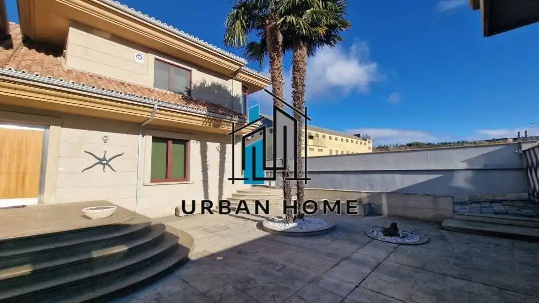 Exterior view of Houses for sale in León Capital   with Heating, Private garden and Terrace