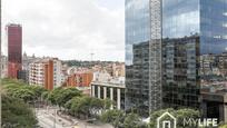 Exterior view of Apartment for sale in  Barcelona Capital  with Air Conditioner and Terrace