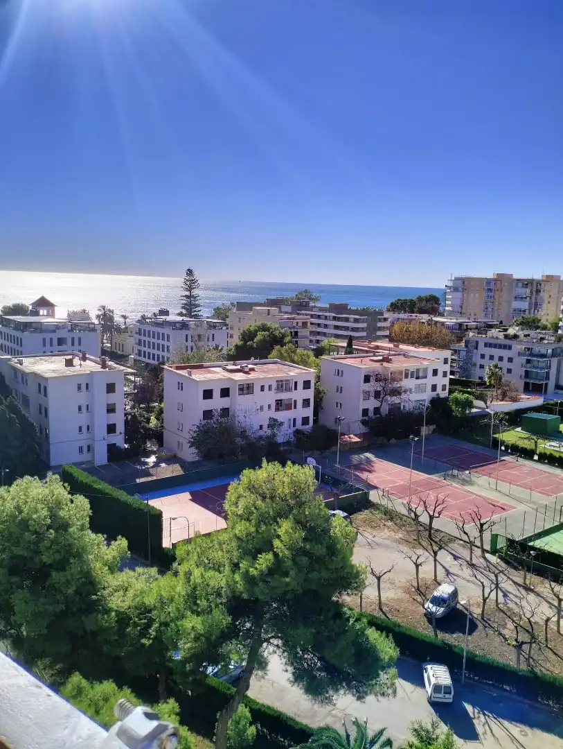 Vista exterior de Apartamento de alquiler en Benicasim / Benicàssim con Terraza, Amueblado y Lavadora