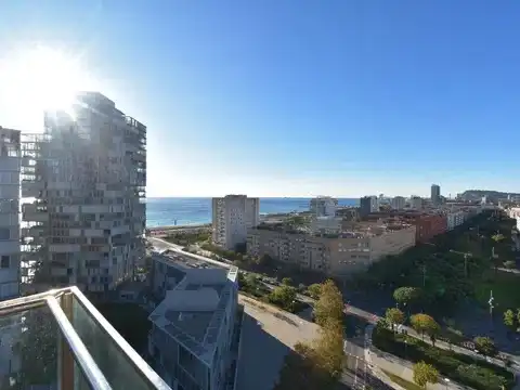 Vista exterior de Pis en venda en Barcelona amb Aire condicionat, Calefacció i Terrassa