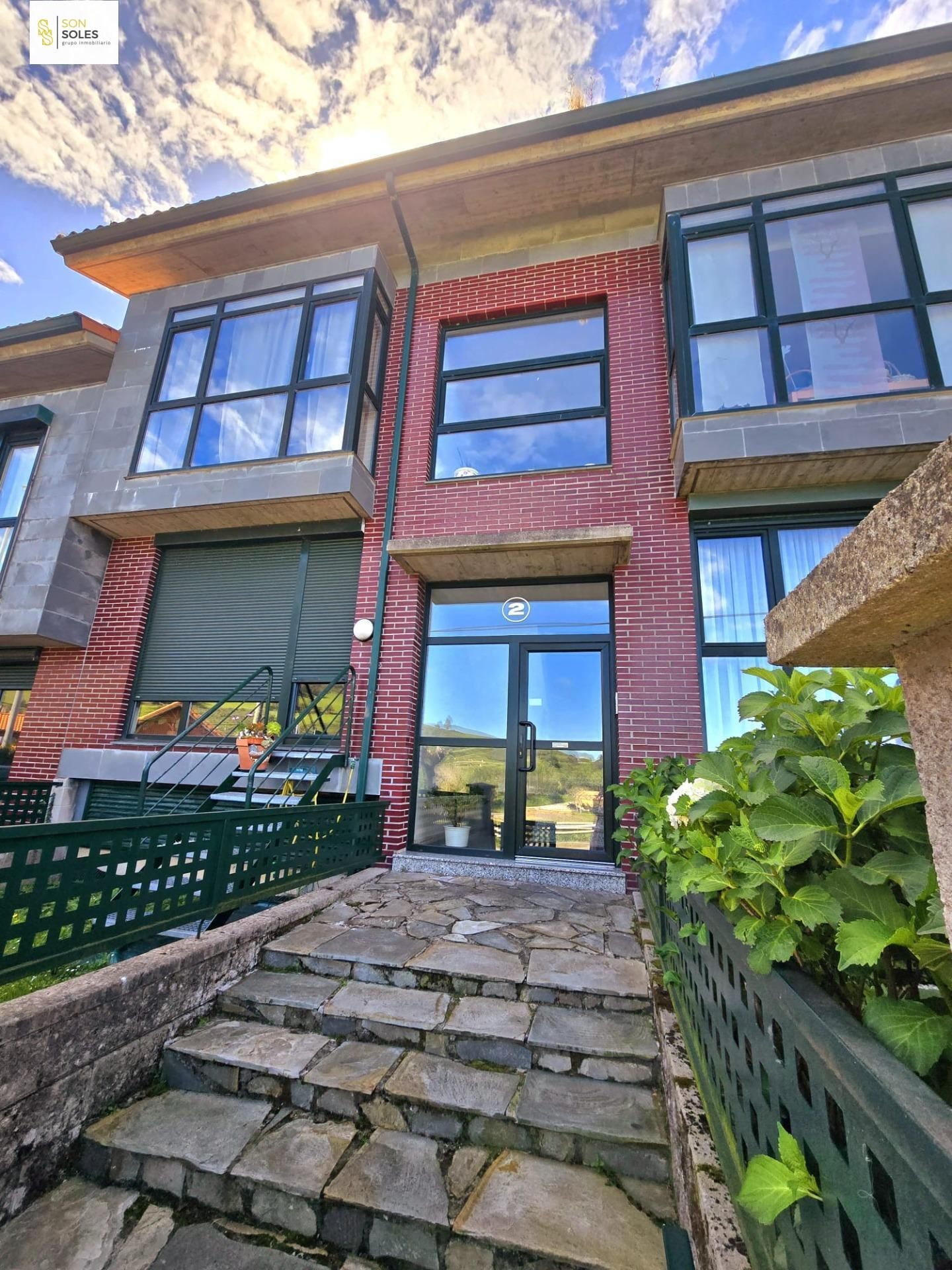 Vista exterior de Dúplex en venda en Piélagos amb Calefacció, Parquet i Terrassa