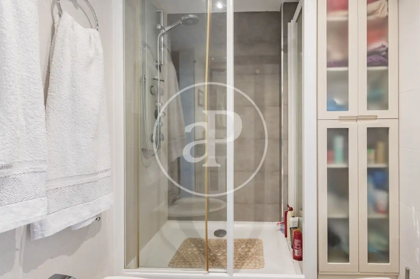Piso en venta en C. de Pechuán, Ciudad Jardín