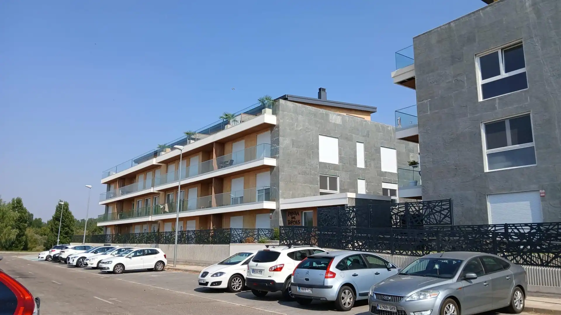 Vista exterior de Piso en venta en Santa Marta de Tormes con Calefacción, Terraza y Trastero