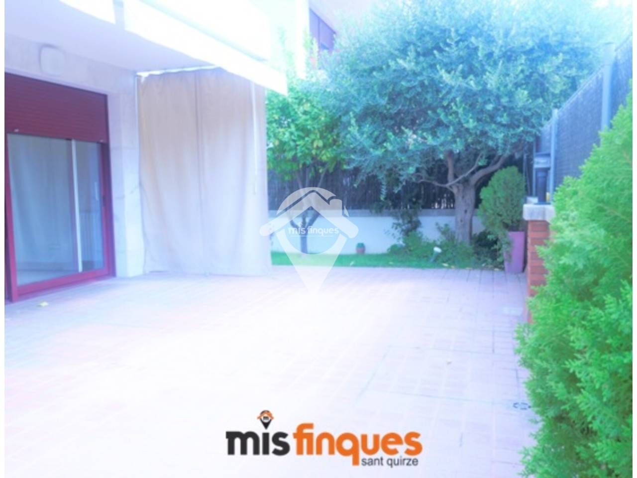 Außenansicht von Wohnung miete in Sant Quirze del Vallès mit Klimaanlage, Heizung und Privatgarten