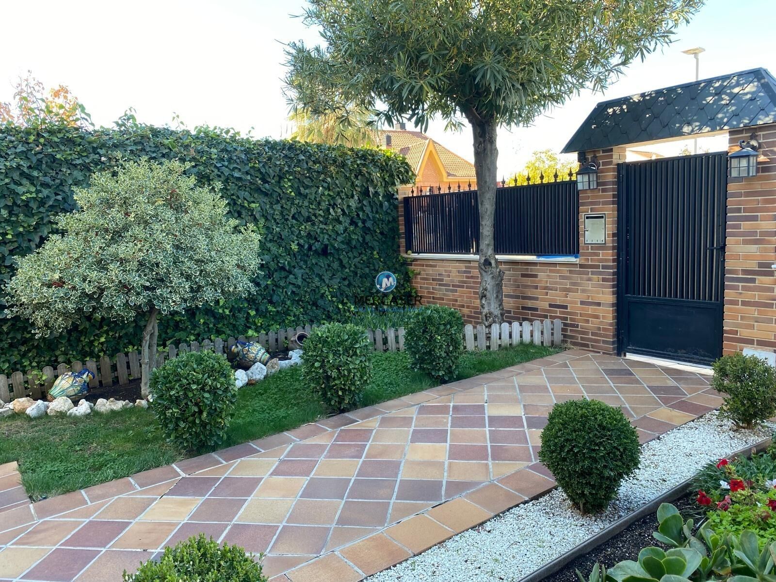 Garden of House or chalet for sale in Meco  with Air Conditioner, Heating and Private garden