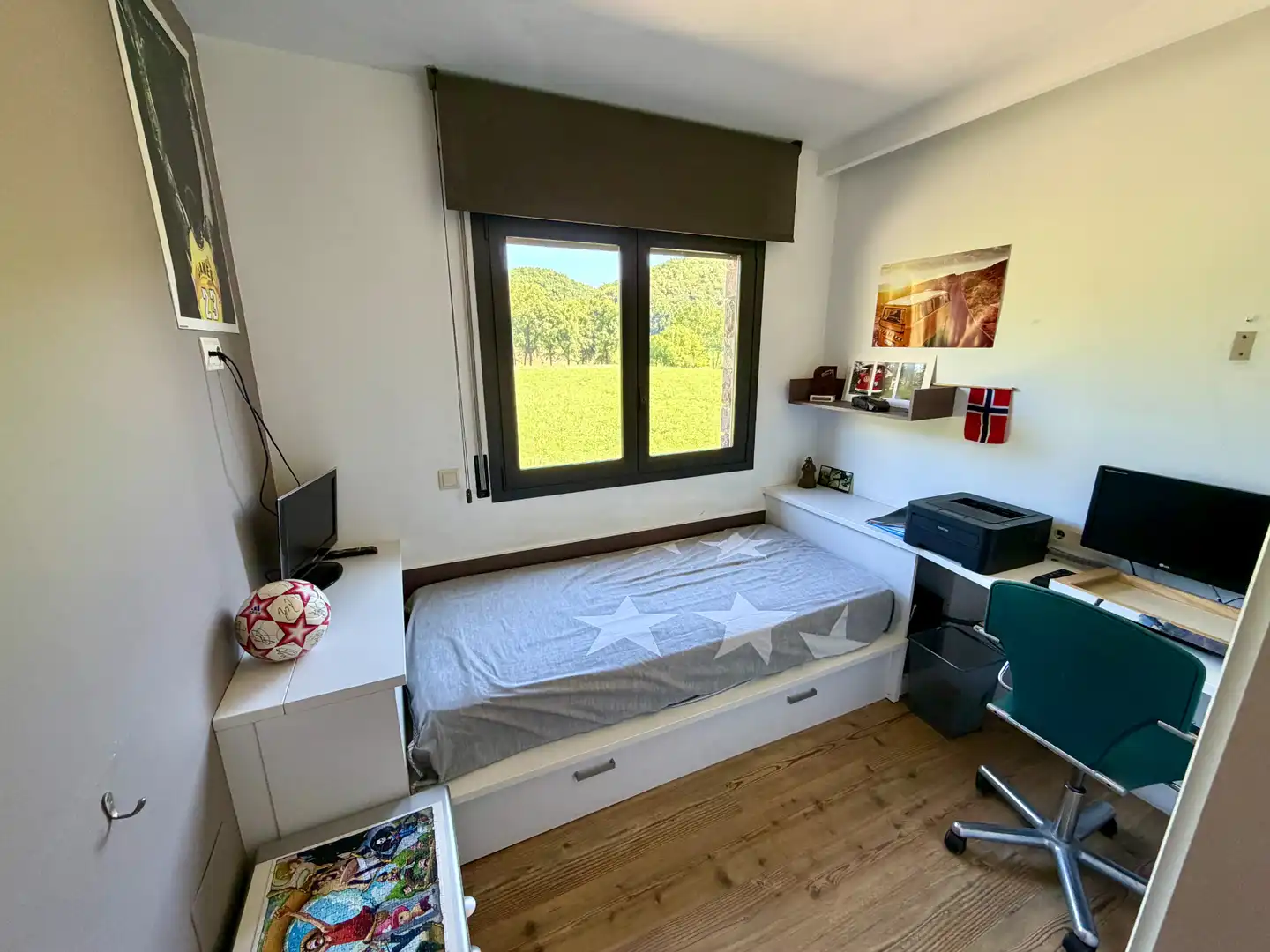 Dormitori de Casa adosada en venda en La Vall d'en Bas amb Calefacció, Jardí privat i Terrassa