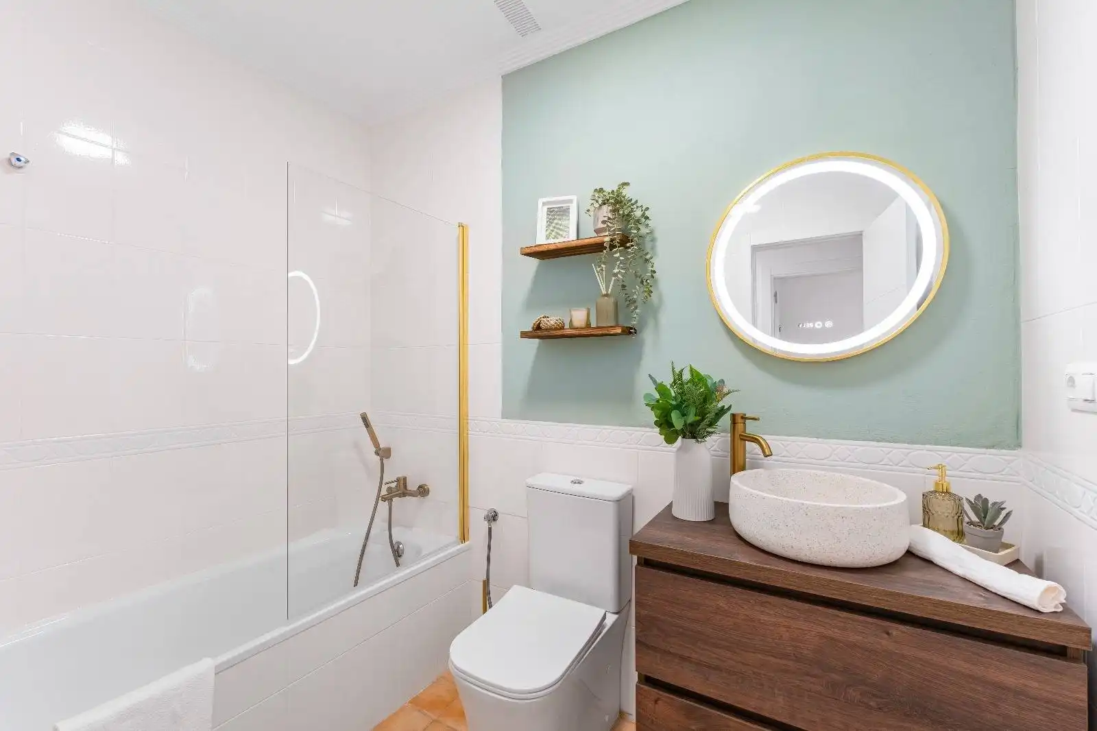 Baño de Apartamento en venta en Orihuela con Aire acondicionado, Calefacción y Jardín privado