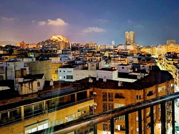 Piso con balcón en venta en Glorieta Poeta Vicente Mójica