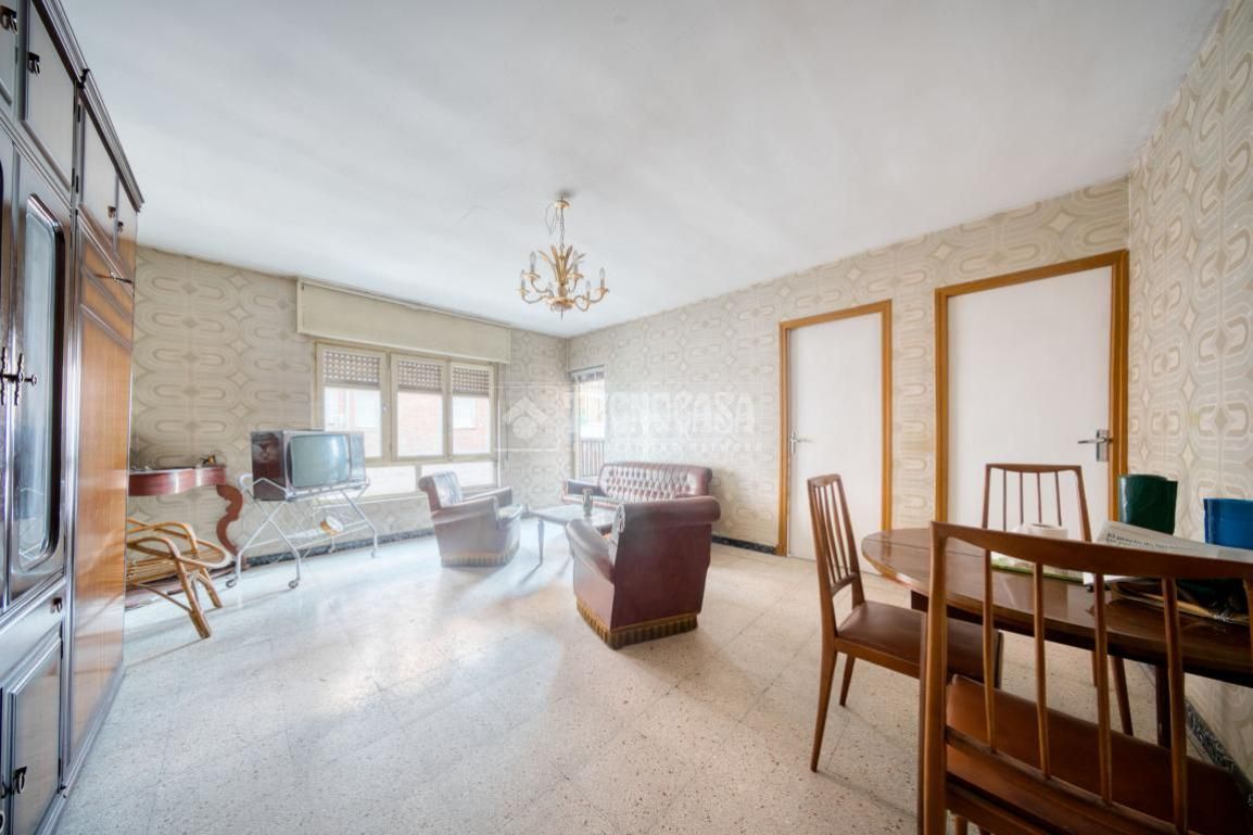 Vista exterior de Piso en venta en Valladolid Capital con Calefacción, Terraza y Amueblado