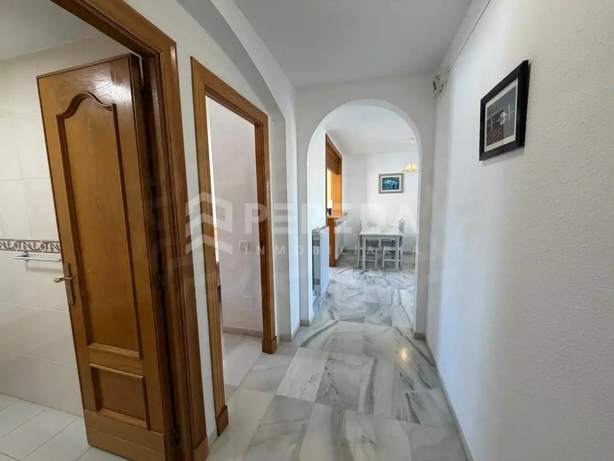 Wohnungen zum Verkauf in Roquetas de Mar mit Klimaanlage, Privatgarten und Terrasse