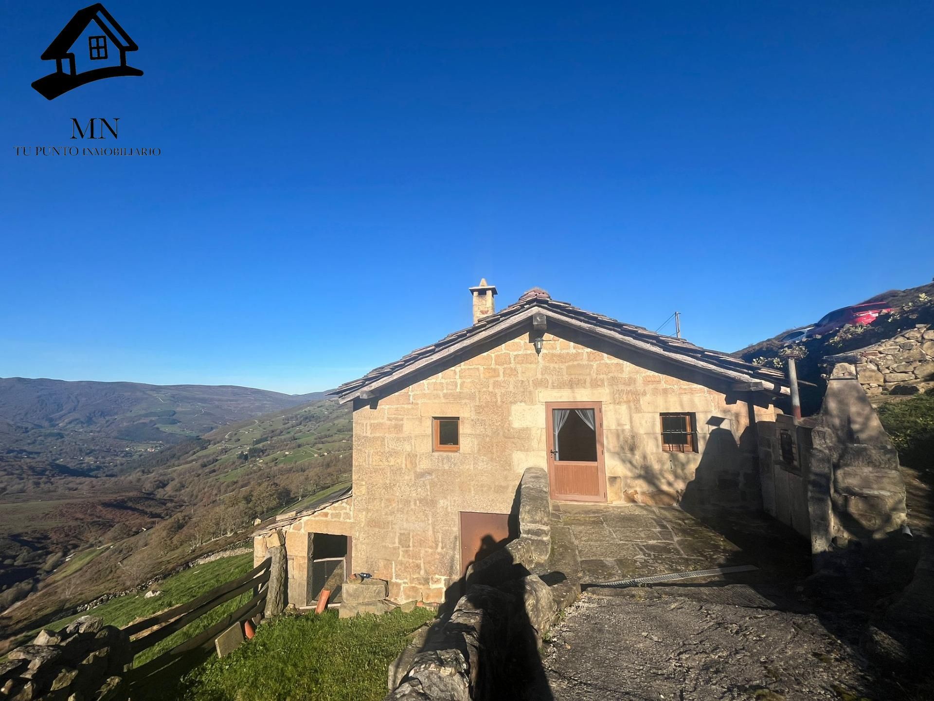 Exterior view of House or chalet for sale in Luena   with Private garden