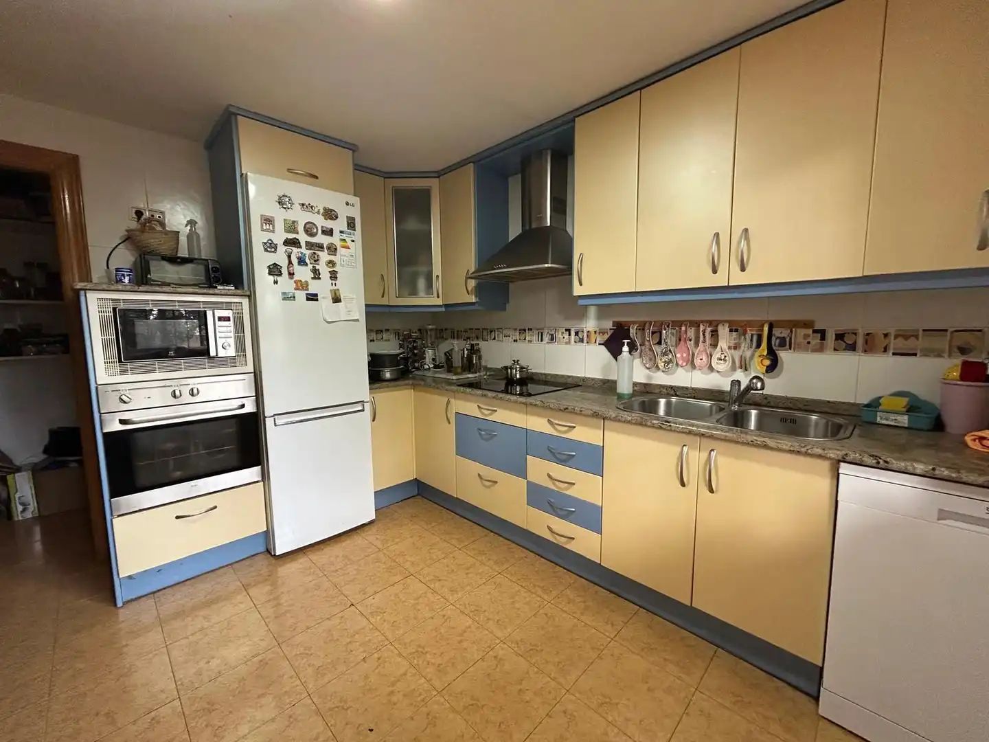 Cocina de Casa o chalet en venta en San Román de los Montes con Calefacción, Jardín privado y Piscina