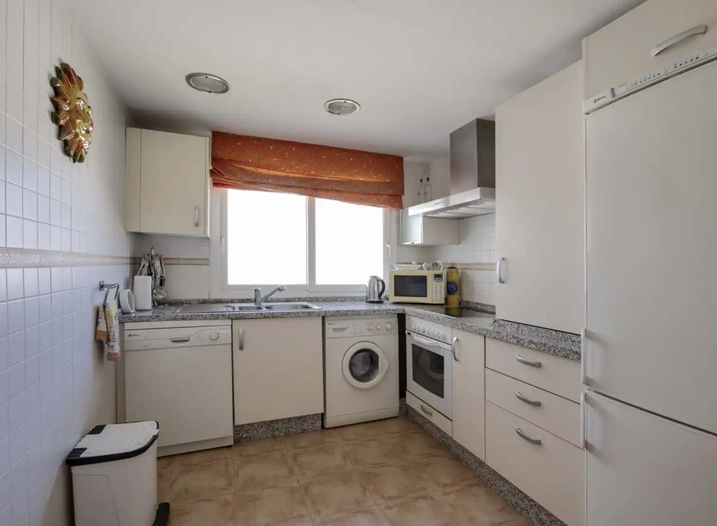 Cocina de Apartamento en venta en Marbella con Aire acondicionado, Calefacción y Terraza