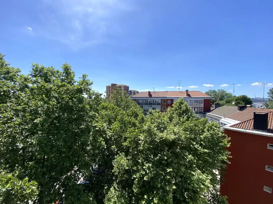 Vista exterior de Piso en venta en Vitoria - Gasteiz con Calefacción, Terraza y Trastero
