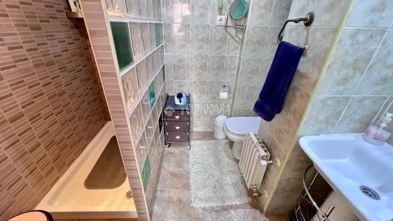 Badezimmer von Einfamilien-Reihenhaus zum Verkauf in Alcalá de Henares mit Terrasse