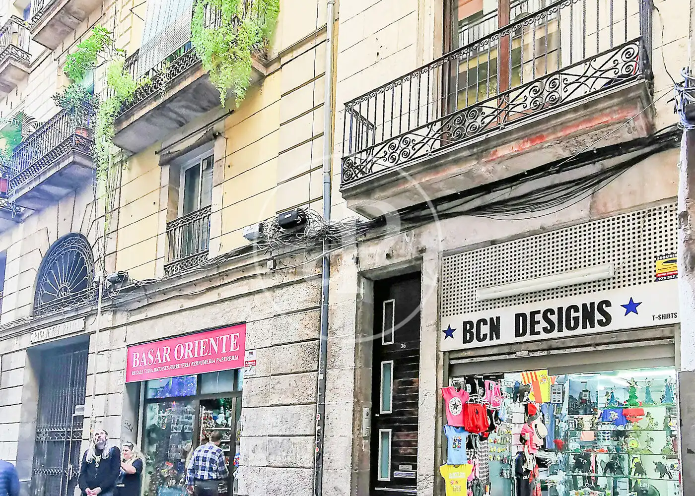 Vista exterior de Pis en venda en Barcelona amb Aire condicionat, Calefacció i Moblat
