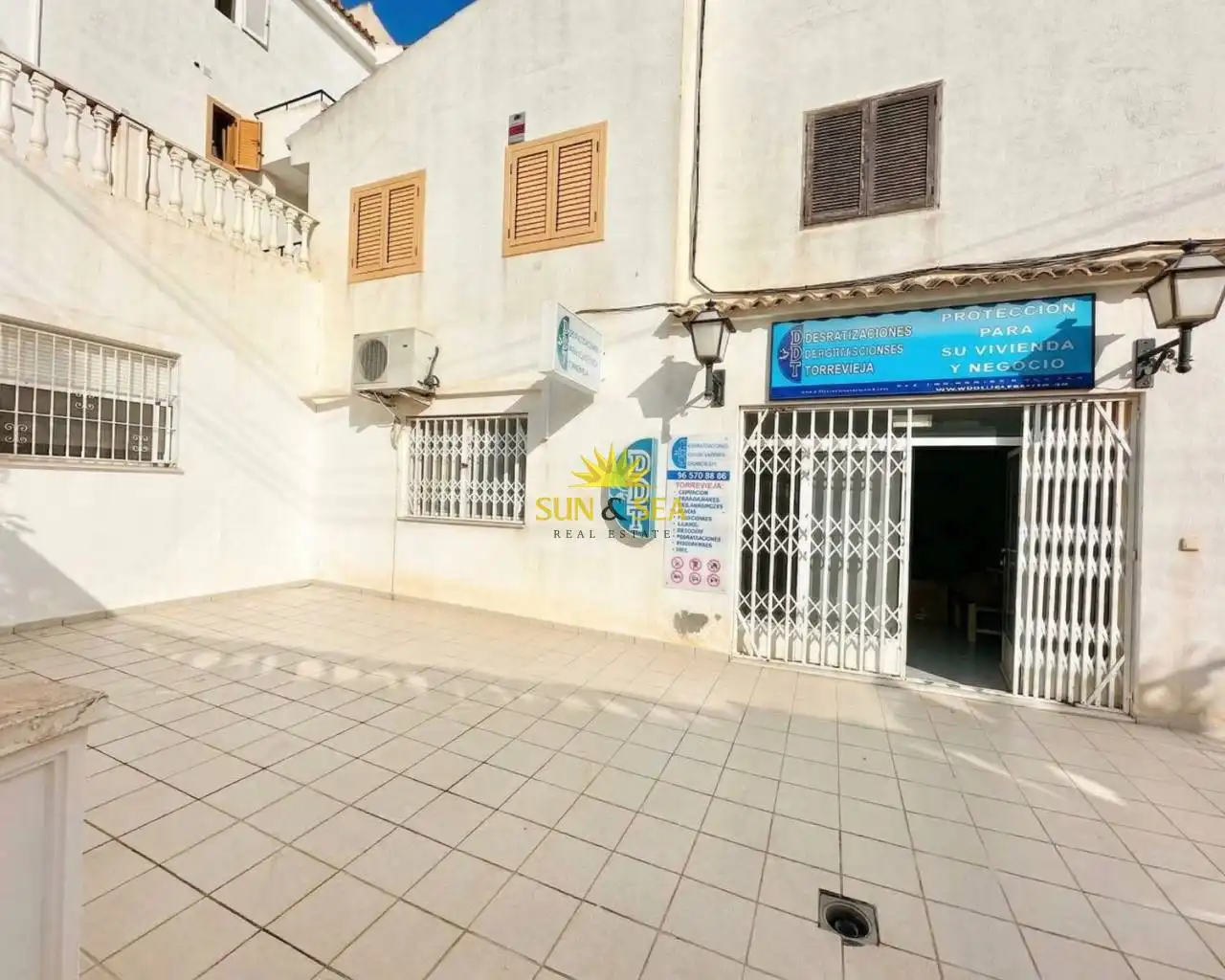 Exterior view of Office for rent in Torrevieja