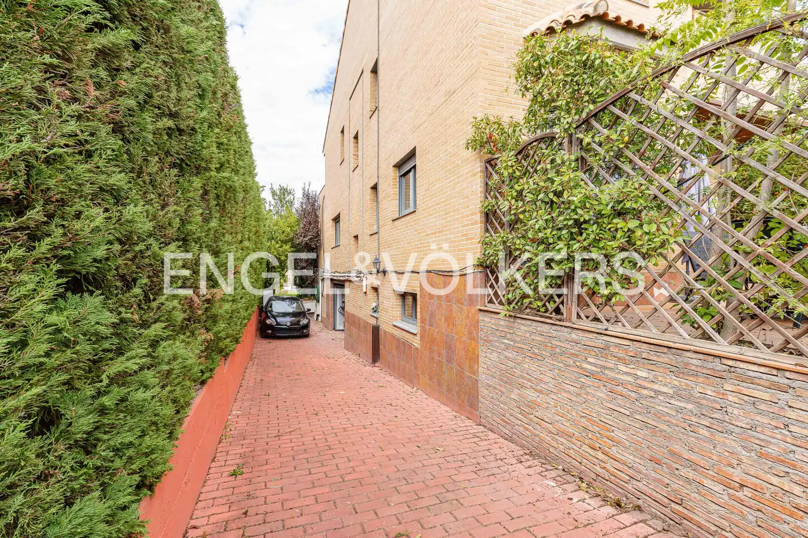 Exterior view of Houses for sale in Los Peñascales