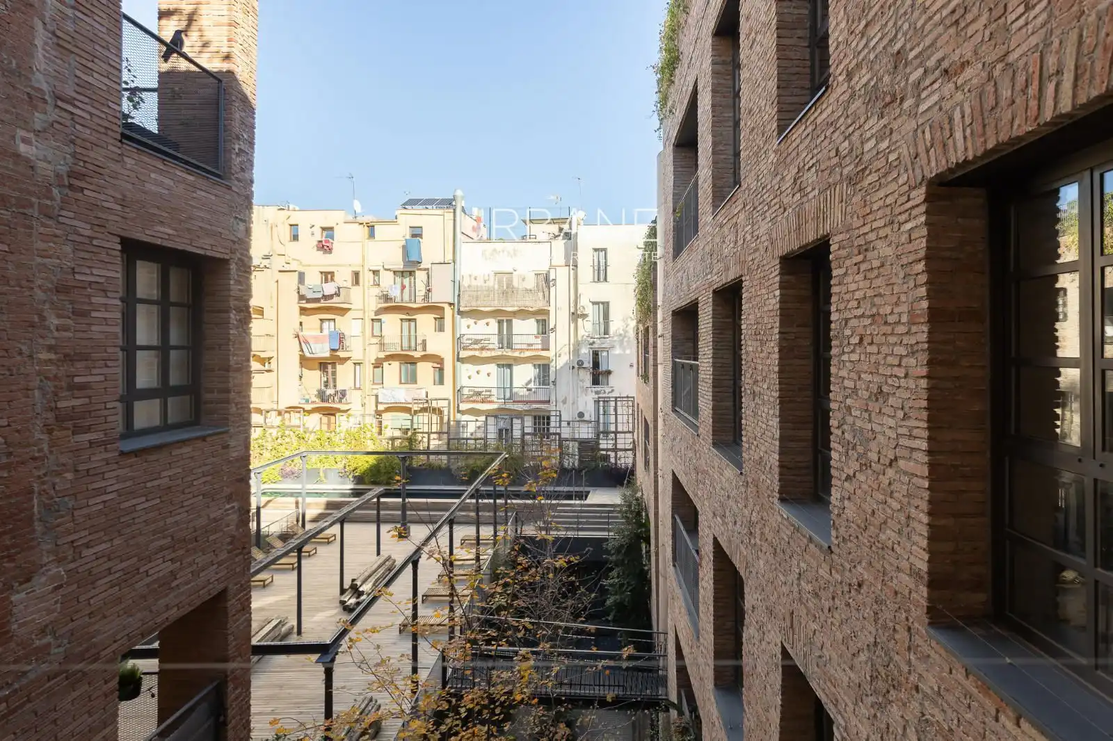 Außenansicht von Wohnung zum Verkauf in Barcelona mit Klimaanlage, Heizung und Terrasse