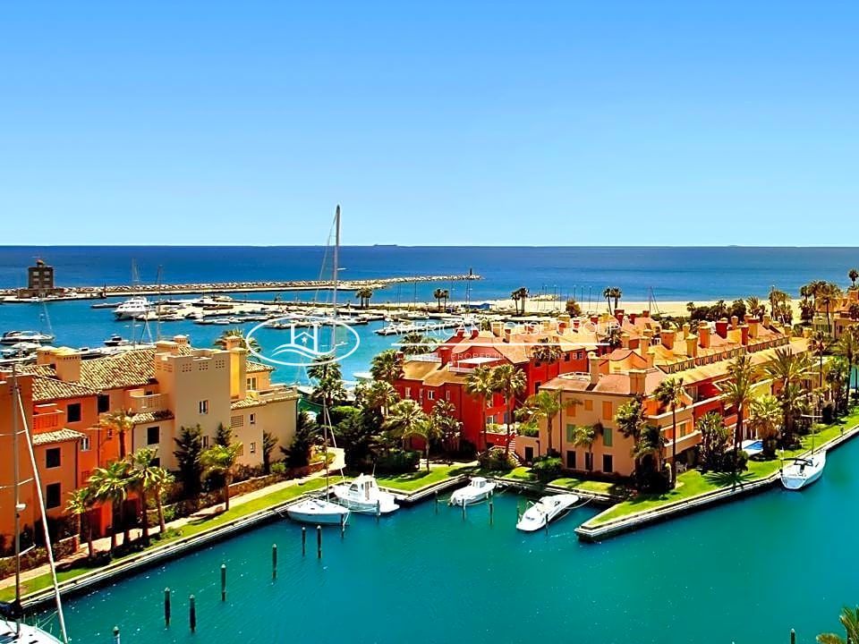 Exterior view of Flat for sale in Sotogrande  with Terrace