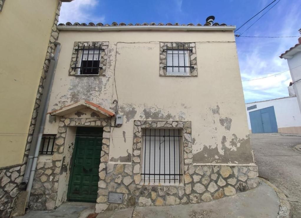 Exterior view of Single-family semi-detached for sale in El Valle de Altomira