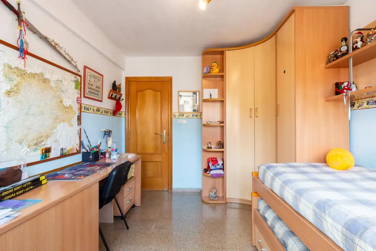 Habitación de Piso en venta en Valencia con Calefacción y Amueblado