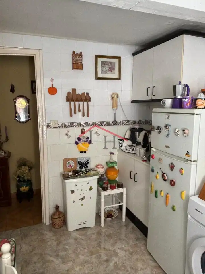 Cuina de Casa o xalet en venda en León Capital  amb Jardí privat