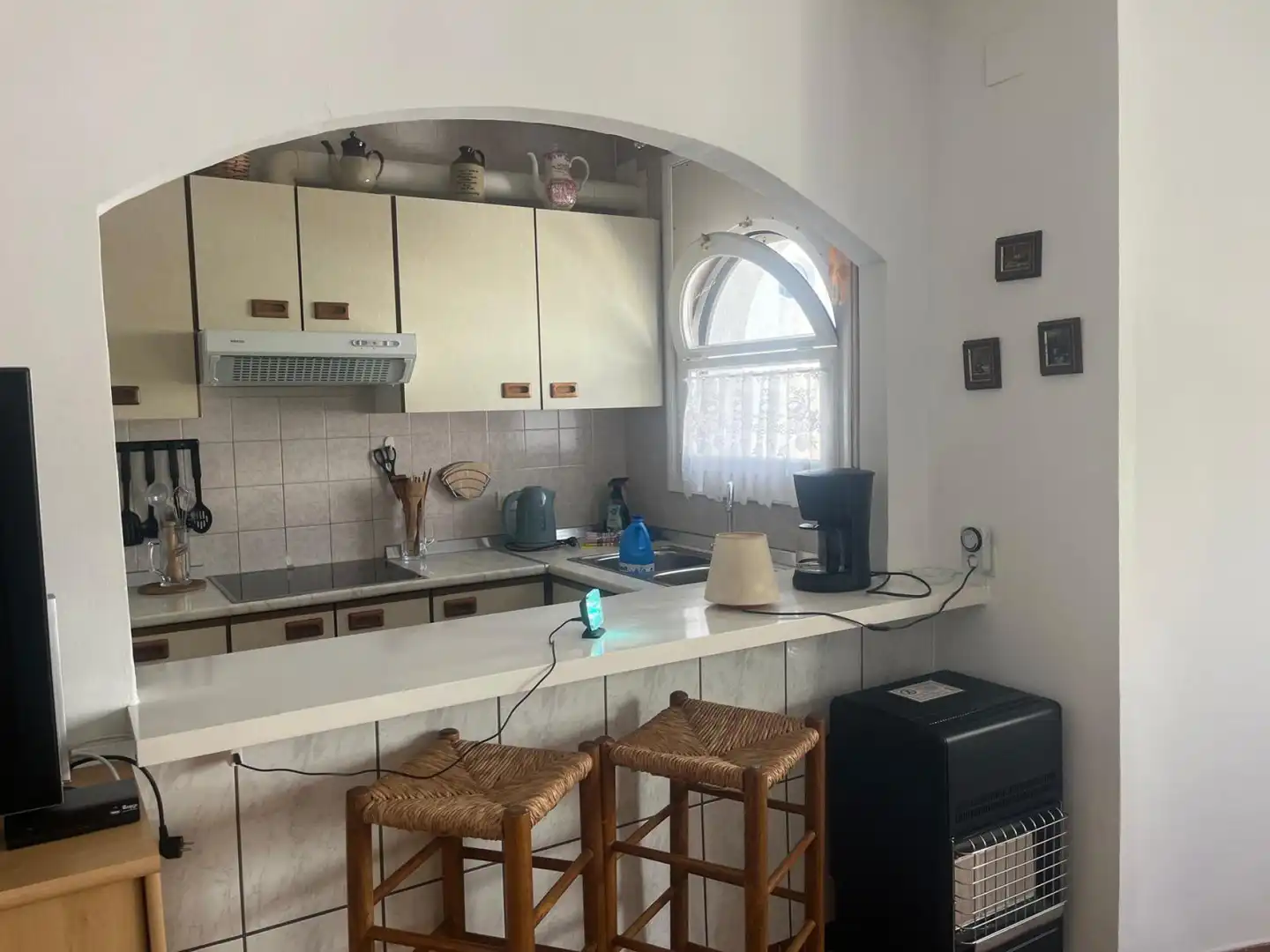 Küche von Einfamilien-Reihenhaus zum Verkauf in Empuriabrava mit Privatgarten und Terrasse