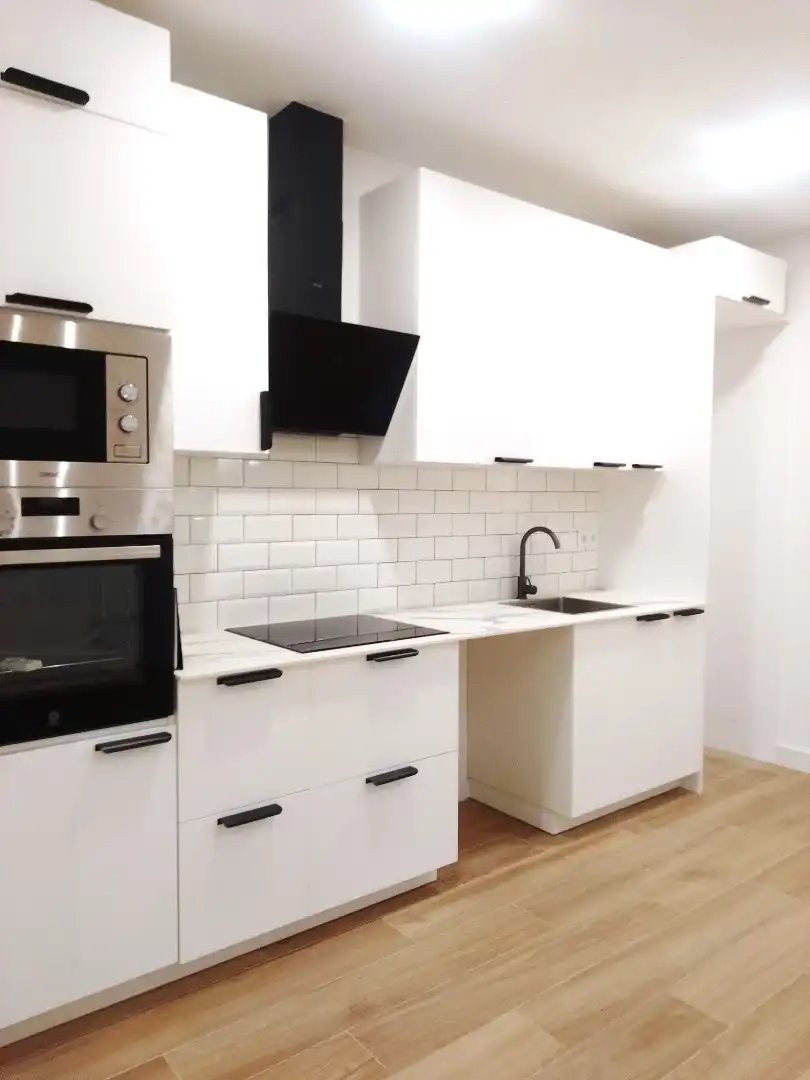 Cocina de Planta baja en venta en L'Hospitalet de Llobregat con Aire acondicionado, Calefacción y Terraza